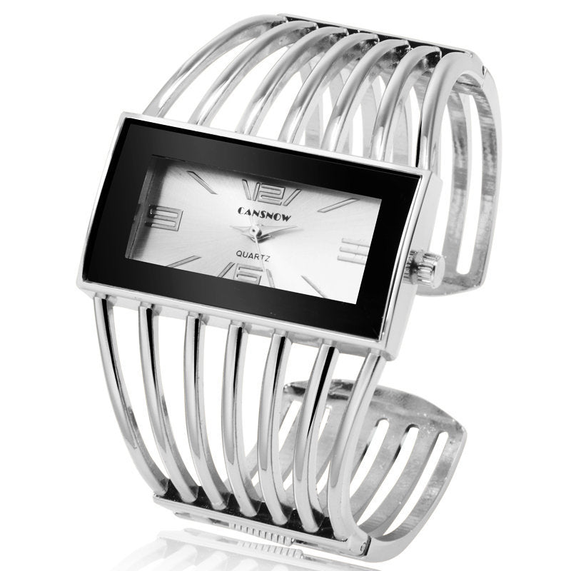 Luxe Bloom Women’s Bangle Watch